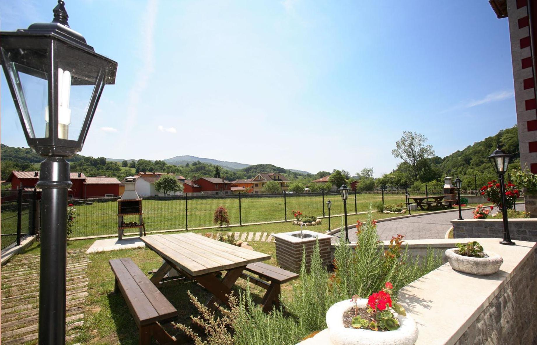 Apartamentos Rurales La Vina Cangas de Onis Exterior photo