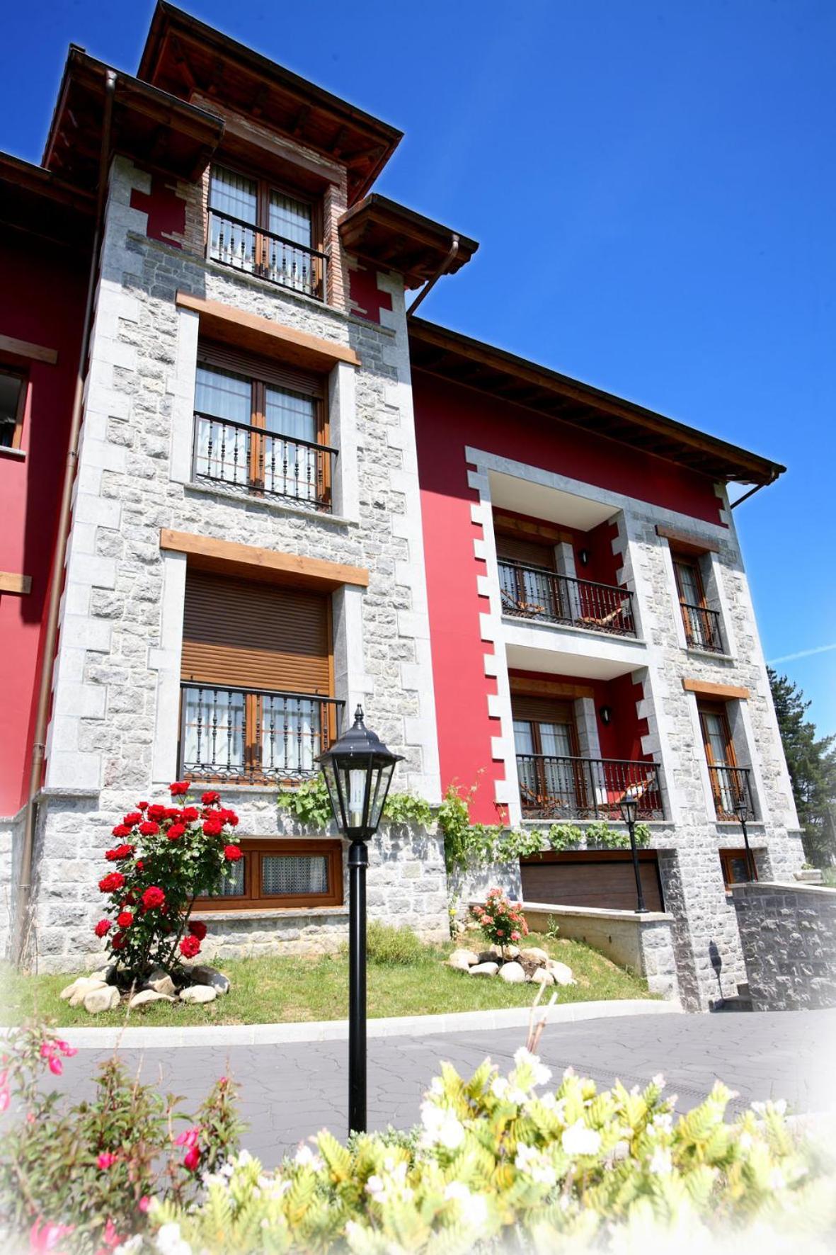 Apartamentos Rurales La Vina Cangas de Onis Exterior photo